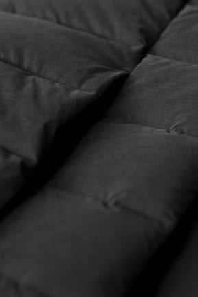 Avalon Women Black Closeup 2