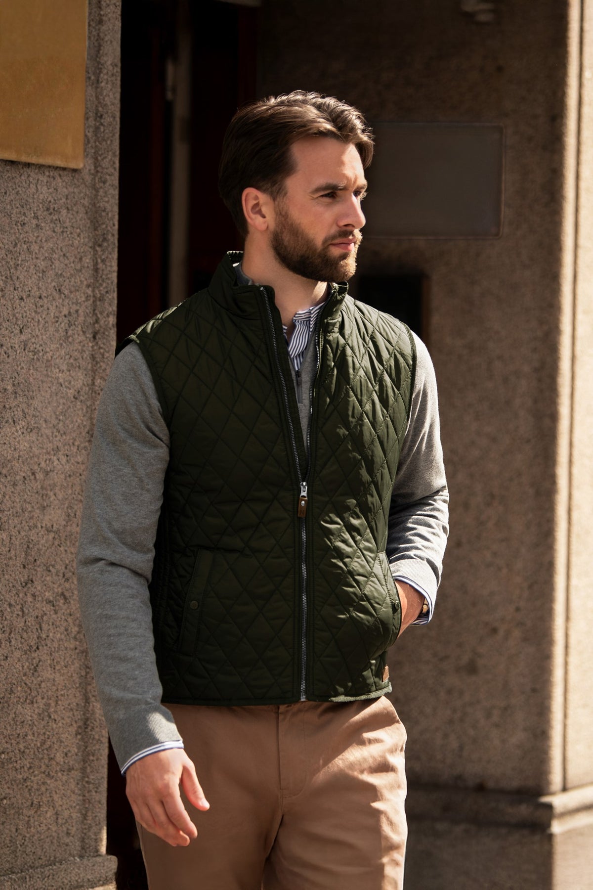 Camden Men Olive AW25 Modelimage