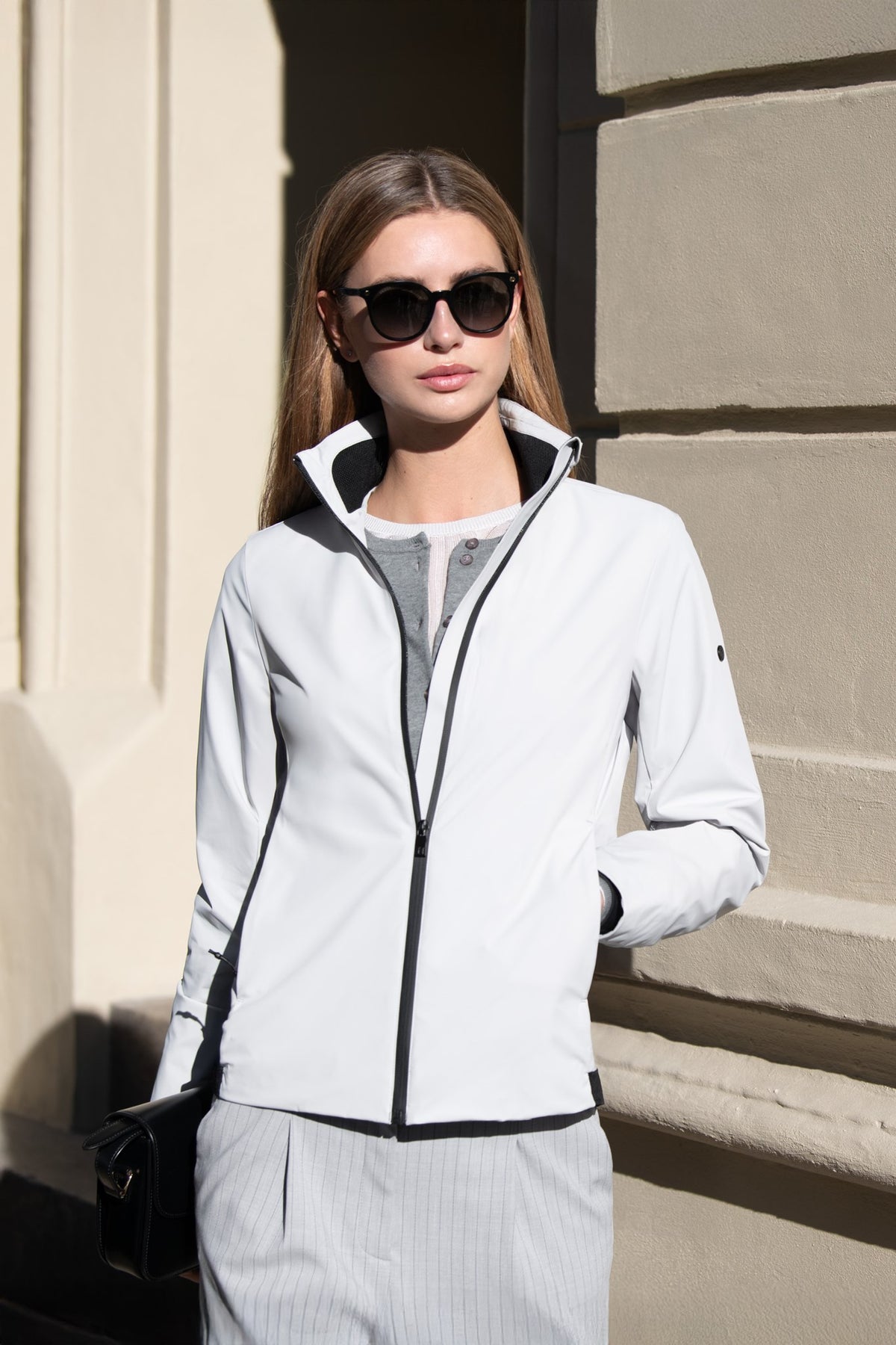 Prescot Women Ice Grey SS26 Modelimage
